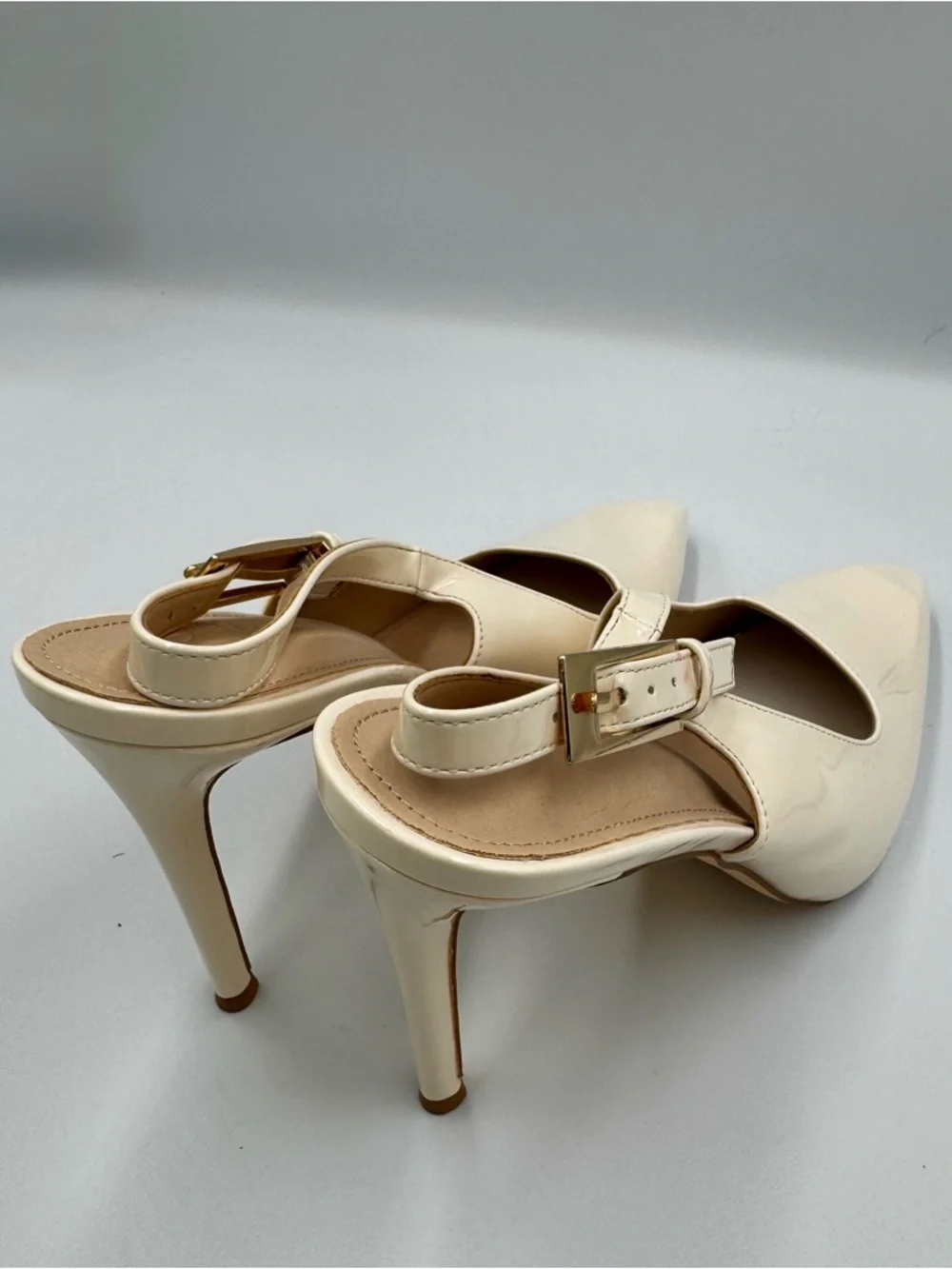 Nude Patent Leather Pointed Toe Slingback Stilettos Size 10 - Good Condition